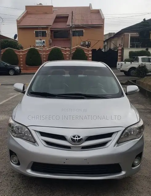 Toyota Corolla 2012 Silver