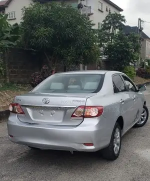 Toyota Corolla 2012 Silver