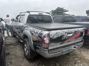 Toyota Tacoma 2009 Silver