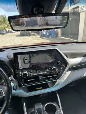Toyota Highlander Platinum AWD 2023 Red