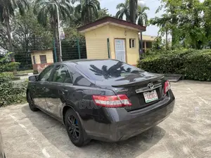 Toyota Camry Base 4dr Sedan (2.4L 4cyl 5M) 2009 Gray