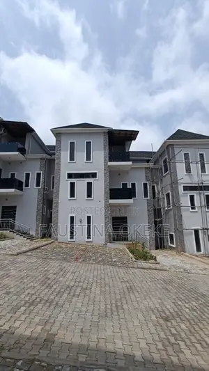 5bdrm Townhouse / Terrace in Guzape District for rent