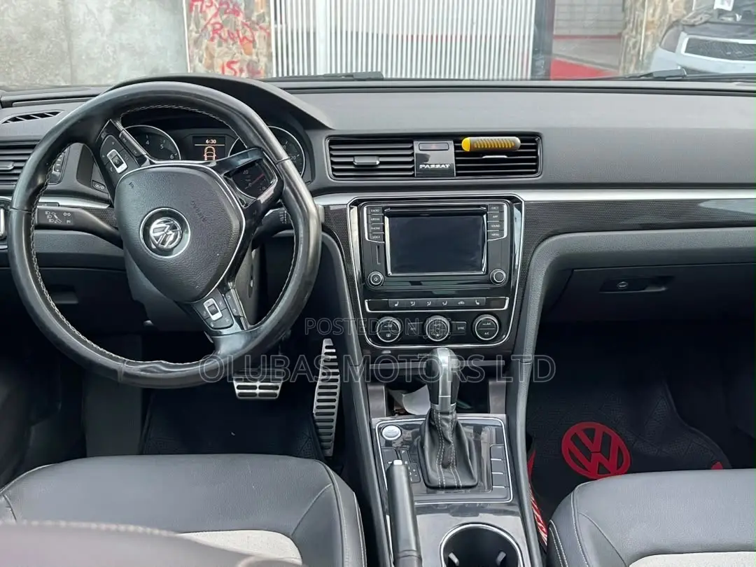 Volkswagen Passat 2019 White