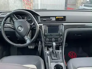 Volkswagen Passat 2019 White