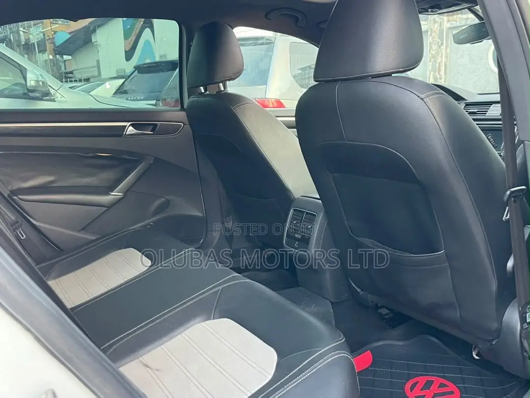 Volkswagen Passat 2019 White