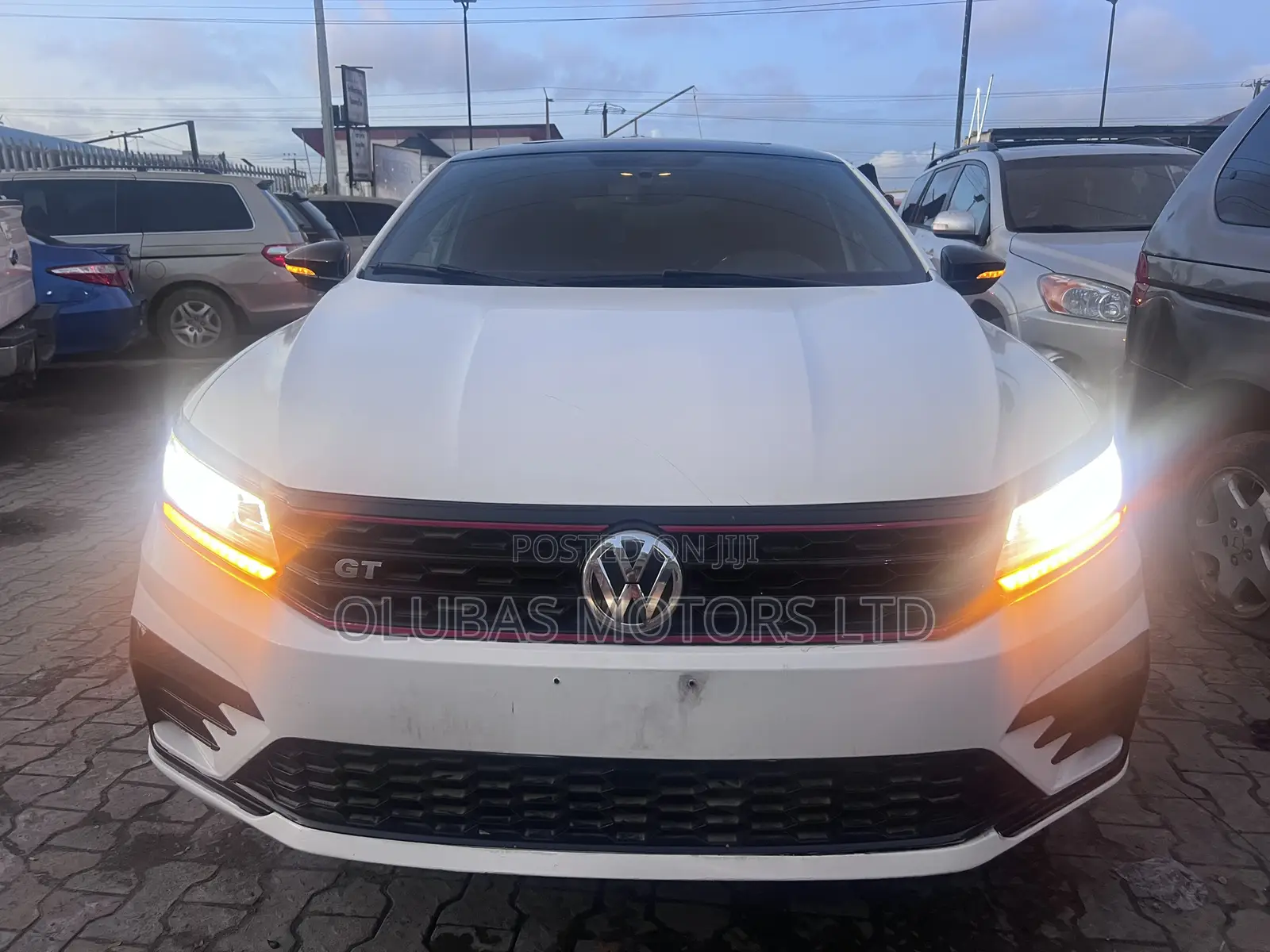 Volkswagen Passat 2019 White