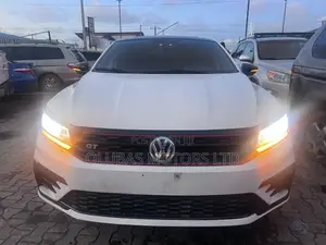 Volkswagen Passat 2019 White