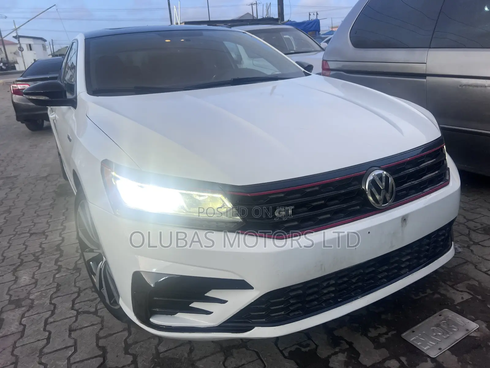 Volkswagen Passat 2019 White