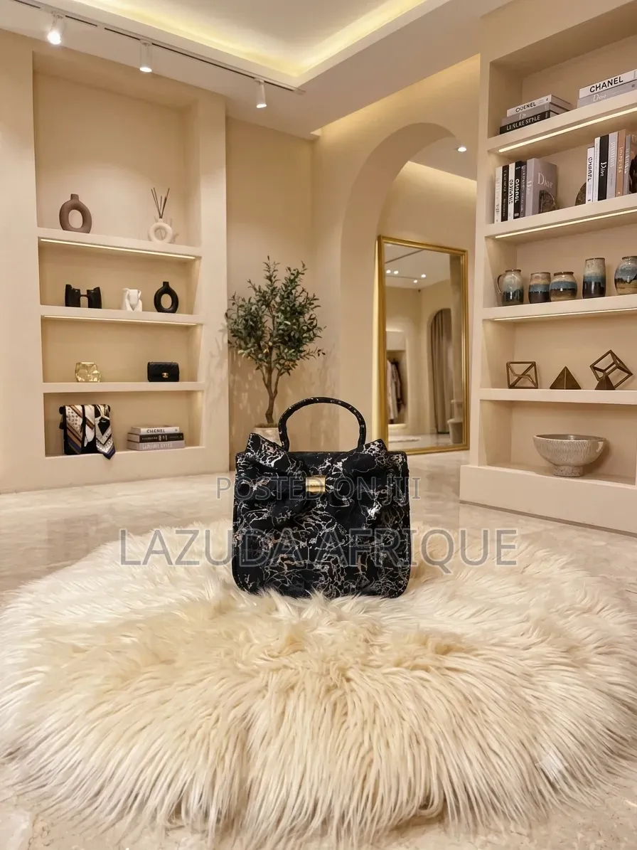 Vina Luxurious Shoulder Bag