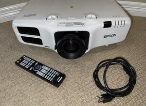 Epson EB-G6370 7000-Lumen XGA Projector