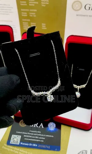 XVIP LUXURY VVS Moissanite Diamond Female Necklaces in Store