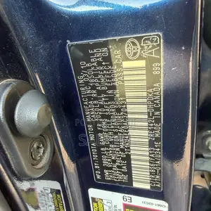 Toyota Matrix S Hatchback AWD (2.4L 4cyl 4A) 2010 Blue