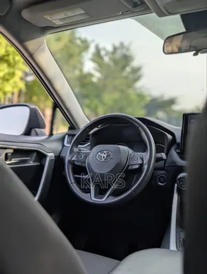 Toyota RAV4 2021 Blue