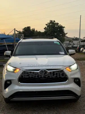 Toyota Highlander Platinum AWD 2020 White