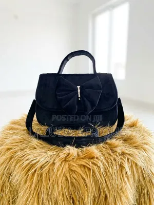 Sandra Body Bag
