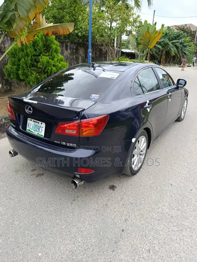 Lexus IS 250 2010 Blue