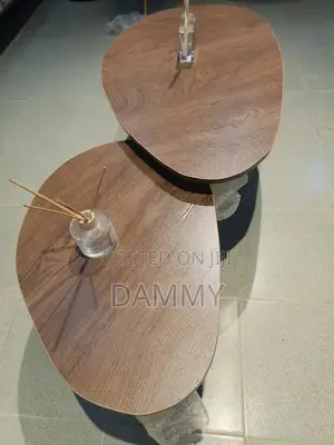 2-in-1 Nesting Coffee Table