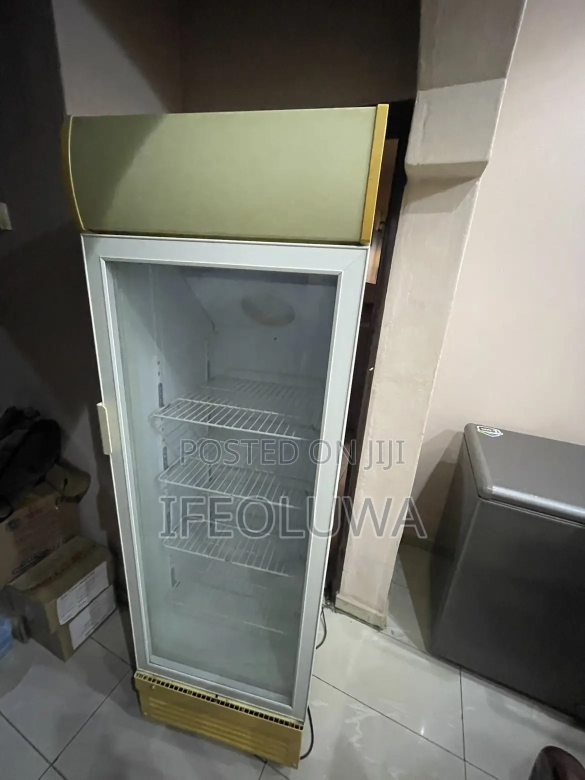 A Display Chiller Fridge, Beaverage Display Cooler.