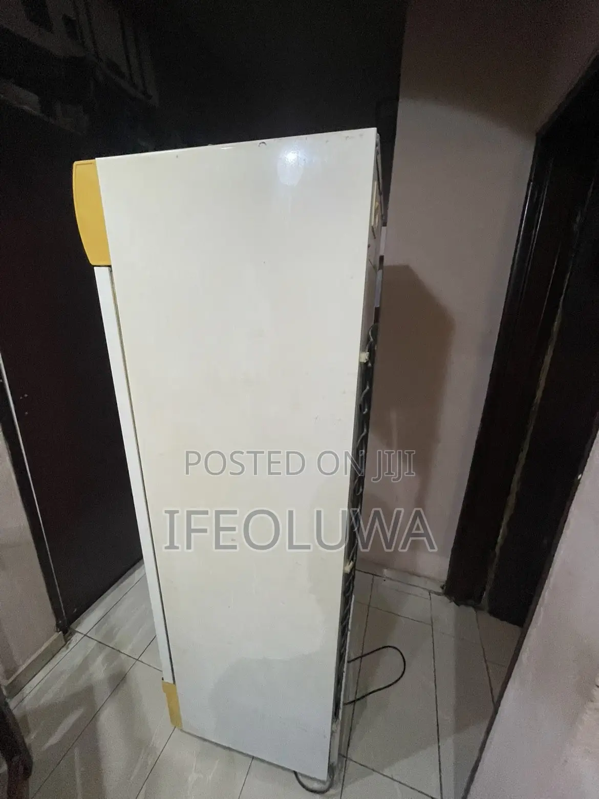 A Display Chiller Fridge, Beaverage Display Cooler.