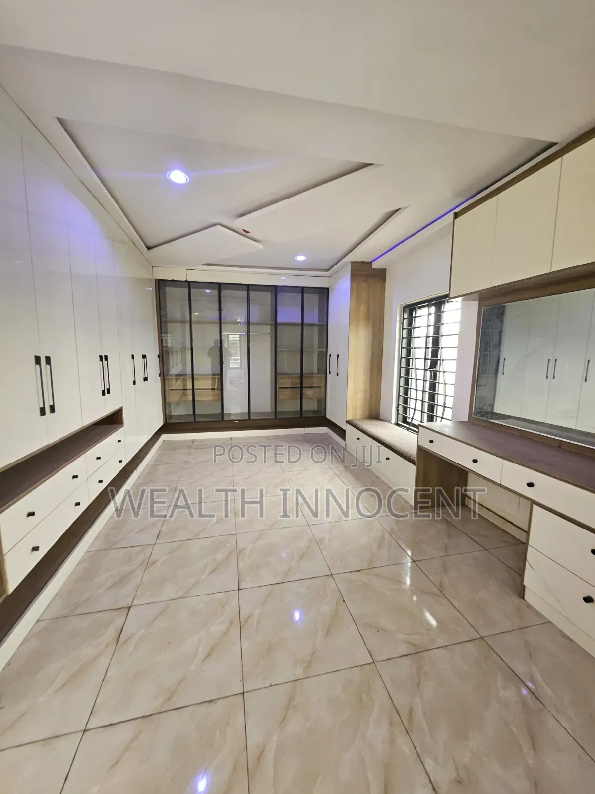 6bdrm Duplex in Zone B for rent