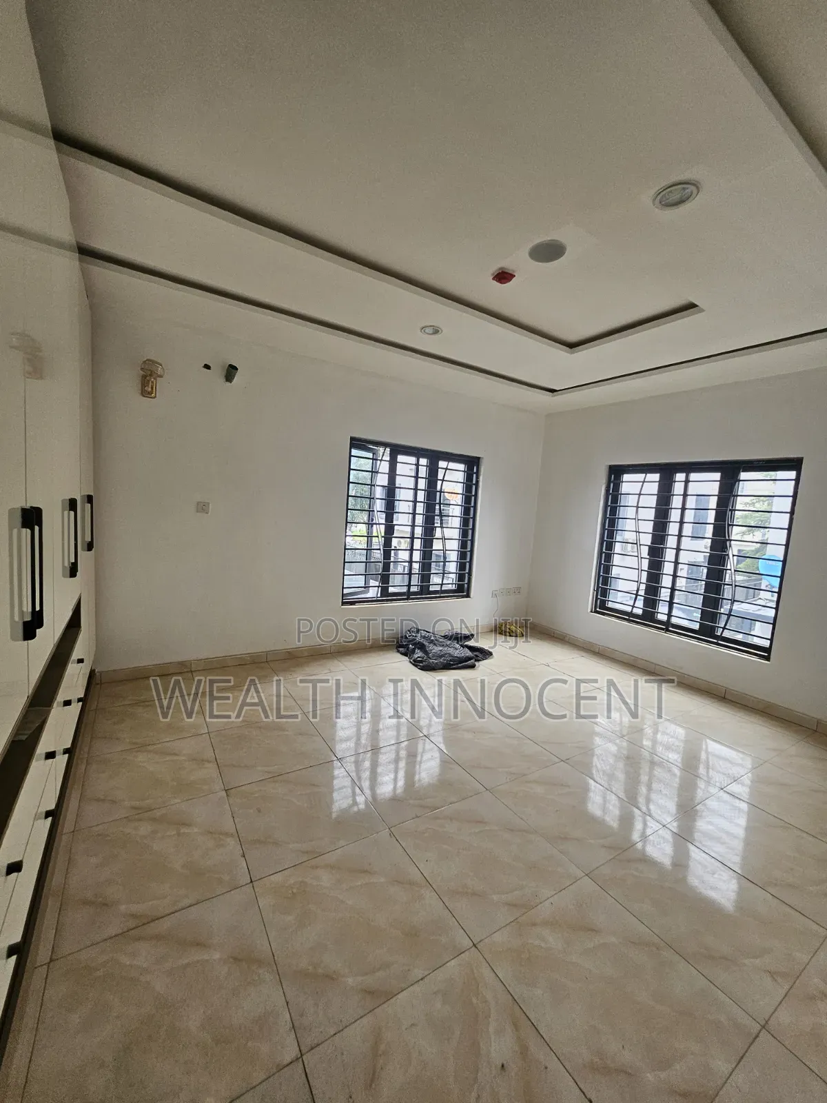 6bdrm Duplex in Zone B for rent