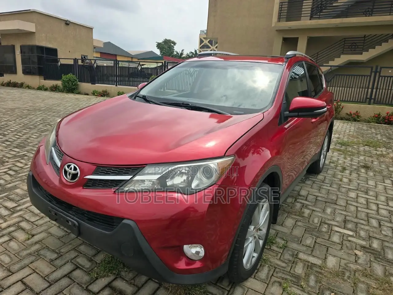 Toyota RAV4 2015 Red