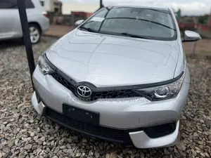 Toyota Corolla 2018 Silver