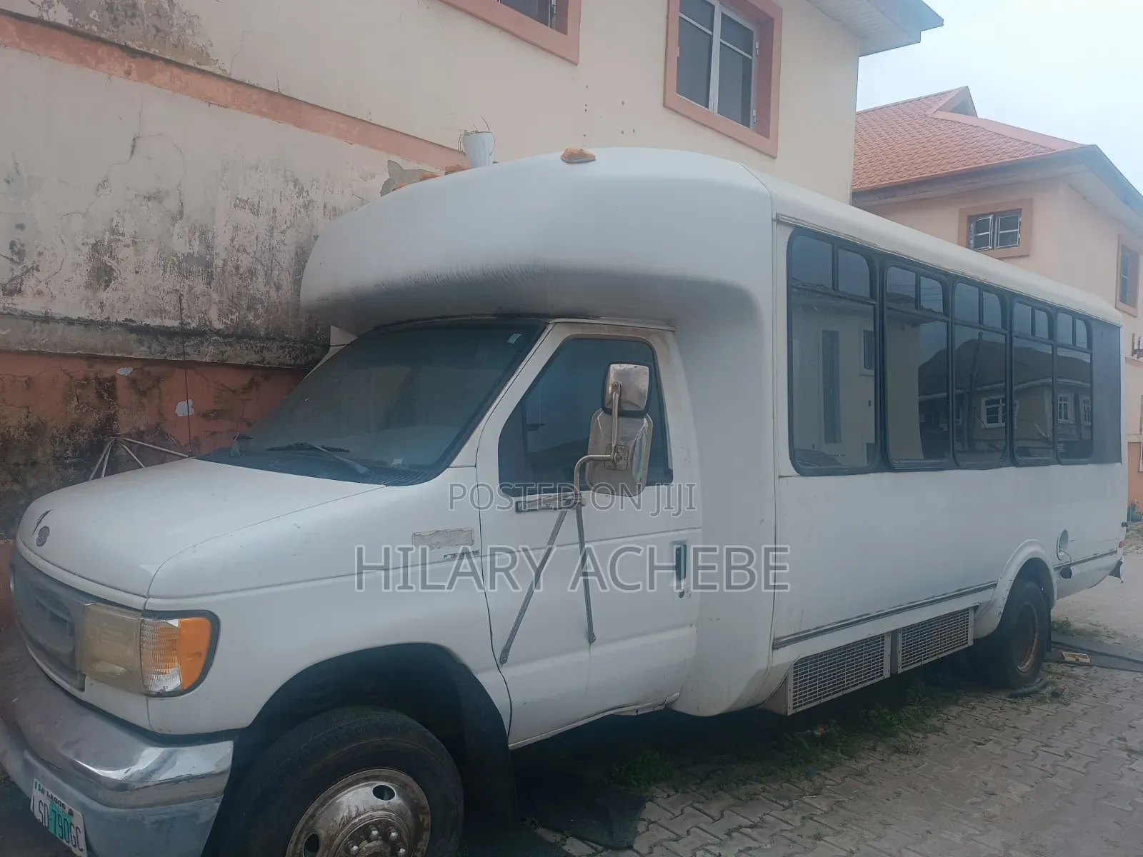Ford E550 2004 White