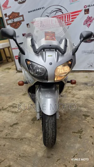 Yamaha 2005 Gray