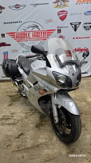 Yamaha 2005 Gray