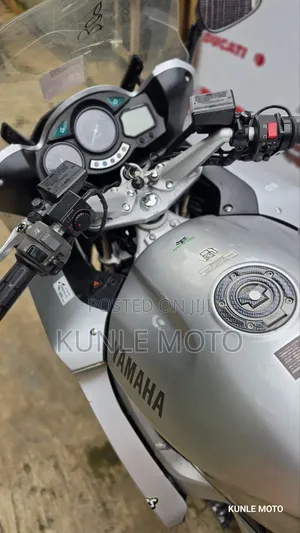 Yamaha 2005 Gray