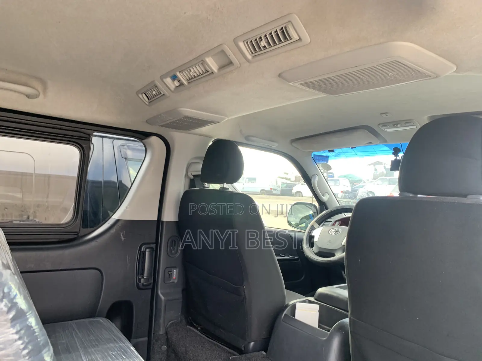 Toyota HiAce 2014 Blue
