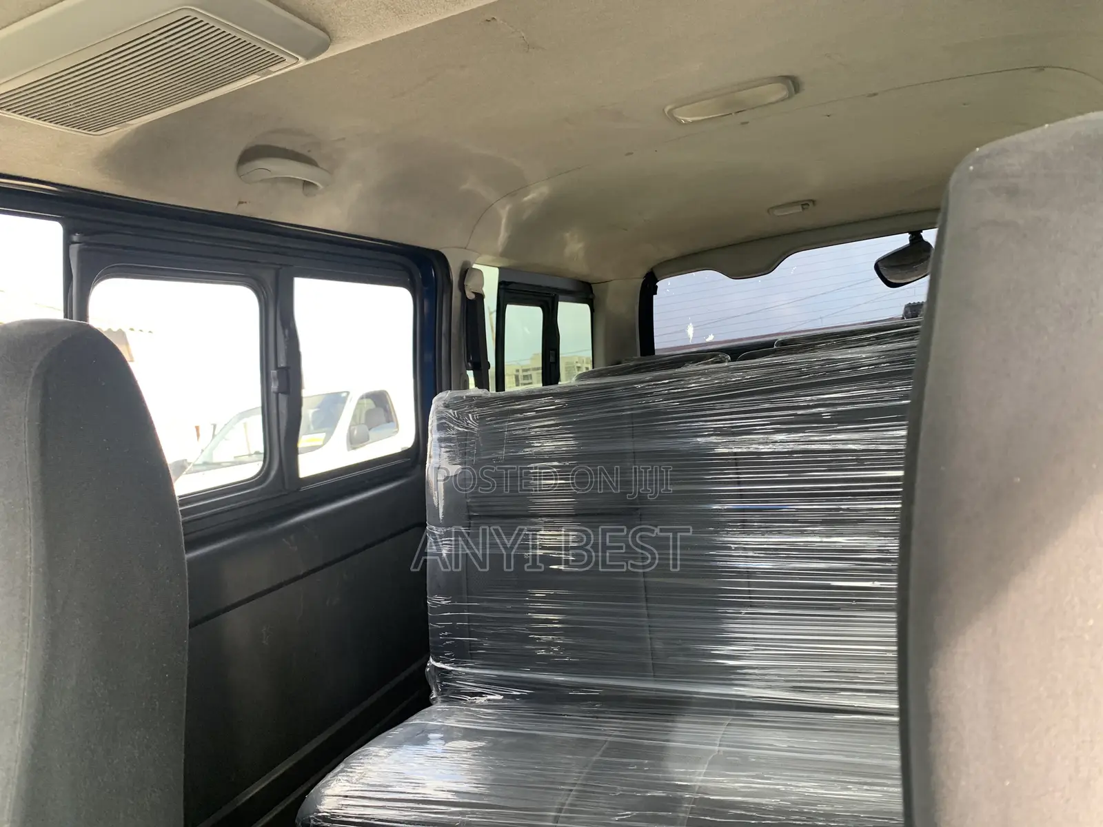 Toyota HiAce 2014 Blue