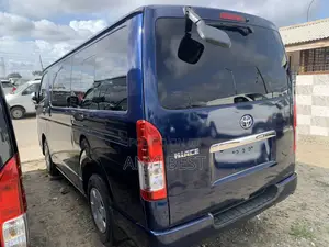 Toyota HiAce 2014 Blue