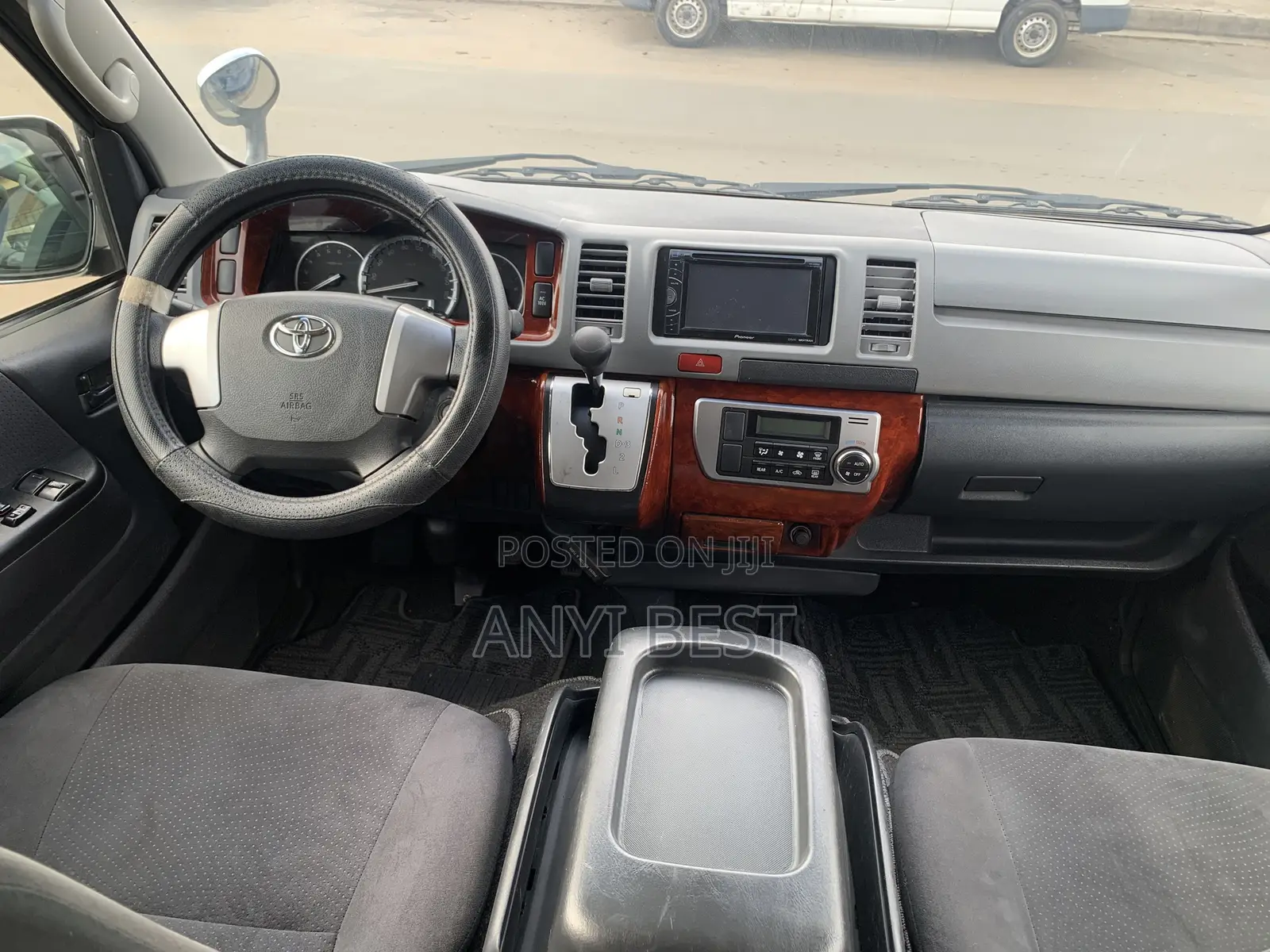 Toyota HiAce 2014 Blue