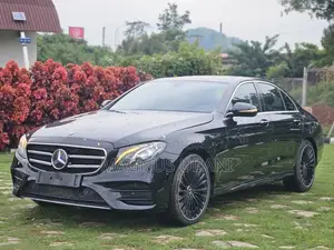 Mercedes-Benz E300 4Matic AWD Sedan (2.0L 4cyl 9A) 2017 Black