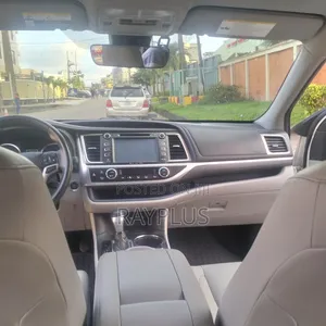Toyota Highlander 2019 White