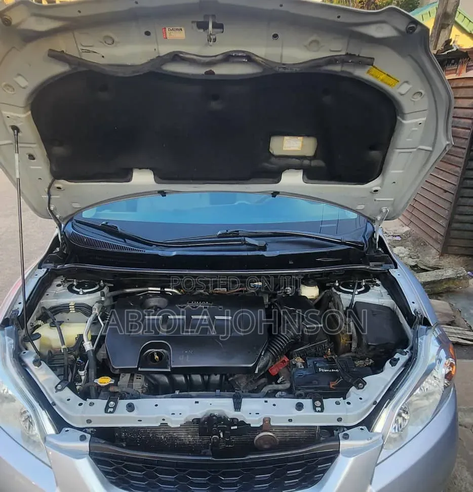 Toyota Matrix 2011 Silver