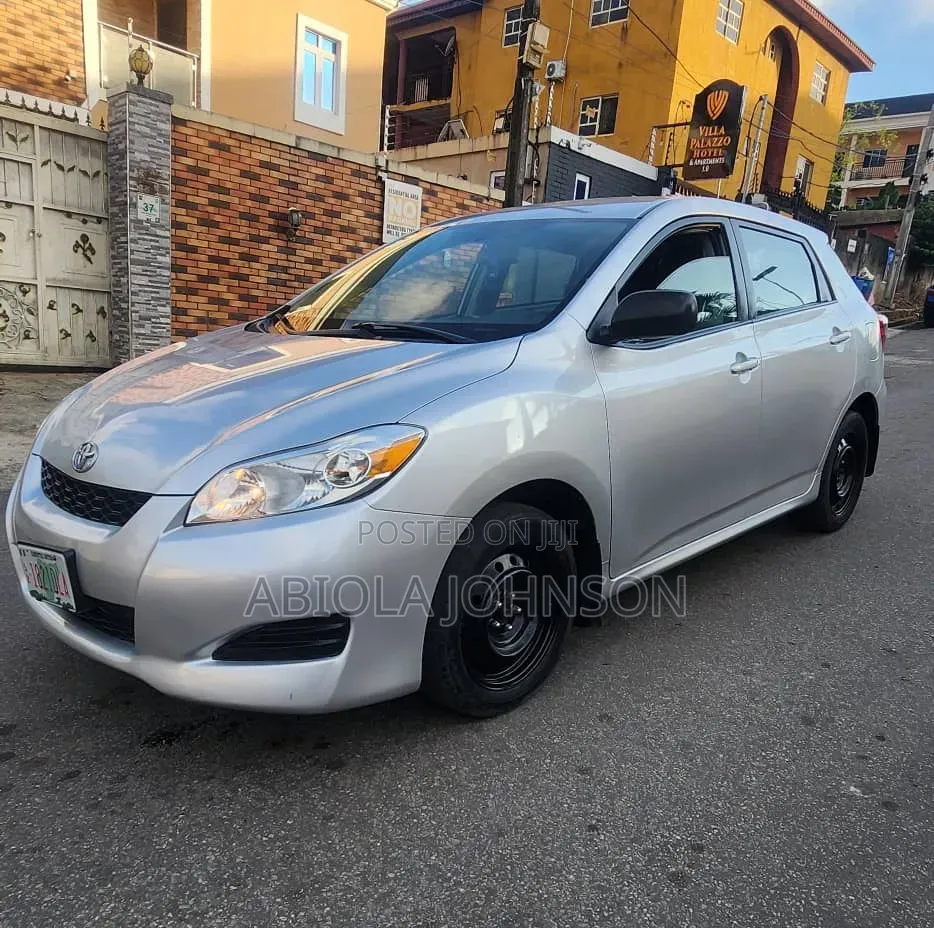Toyota Matrix 2011 Silver