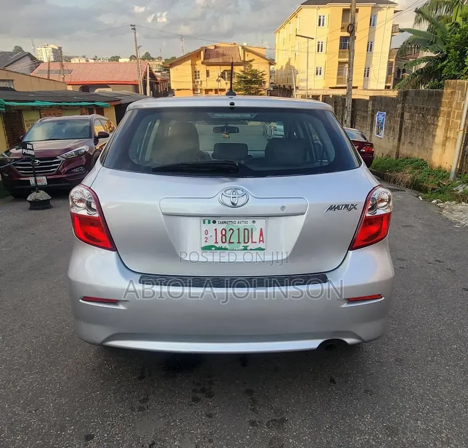 Toyota Matrix 2011 Silver