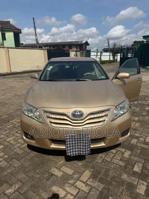Toyota Camry 2011 Gold