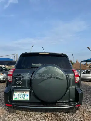 Toyota RAV4 2010 Green