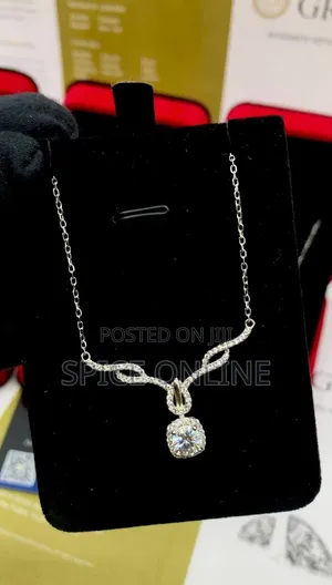 XVIP LUXURY VVS Moissanite Diamond Female Necklaces in Store 