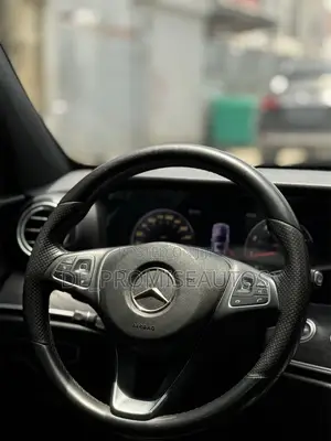 Mercedes-Benz E300 4Matic AWD Sedan (2.0L 4cyl 9A) 2017 Gray