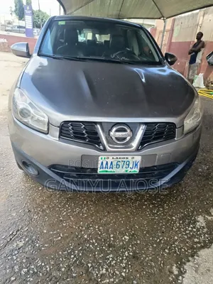 Nissan Qashqai 2012 Gray