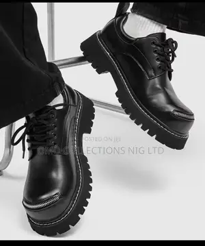 UrbanEdge Men’s Black Leather Zipper Detail Boots – Fully Boxed