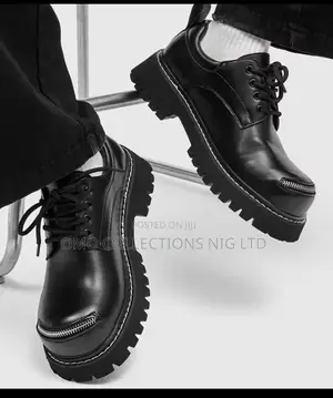 UrbanEdge Men’s Black Leather Zipper Detail Boots – Fully Boxed