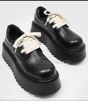 UrbanEdge Women’s Black Faux Leather Platform Oxford Shoes–Fully Boxed