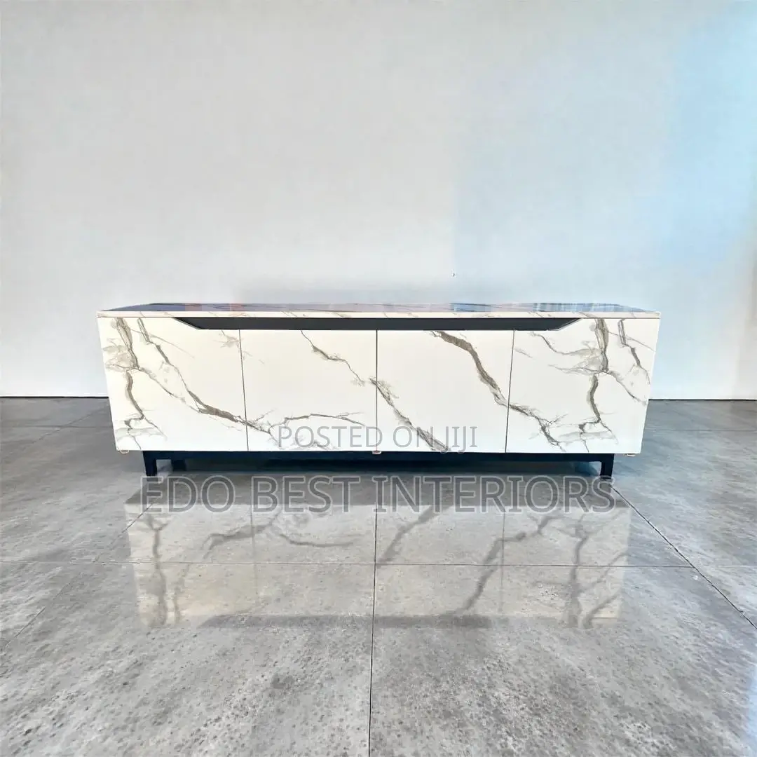 TV Stand Un
