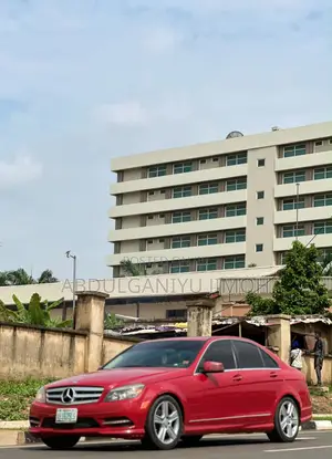 Mercedes-Benz C300 2011 Red